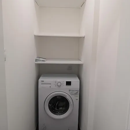 Slnecny Apartman Blizko Centra 아파트 코시체