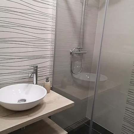 Slnecny Apartman Blizko Centra *